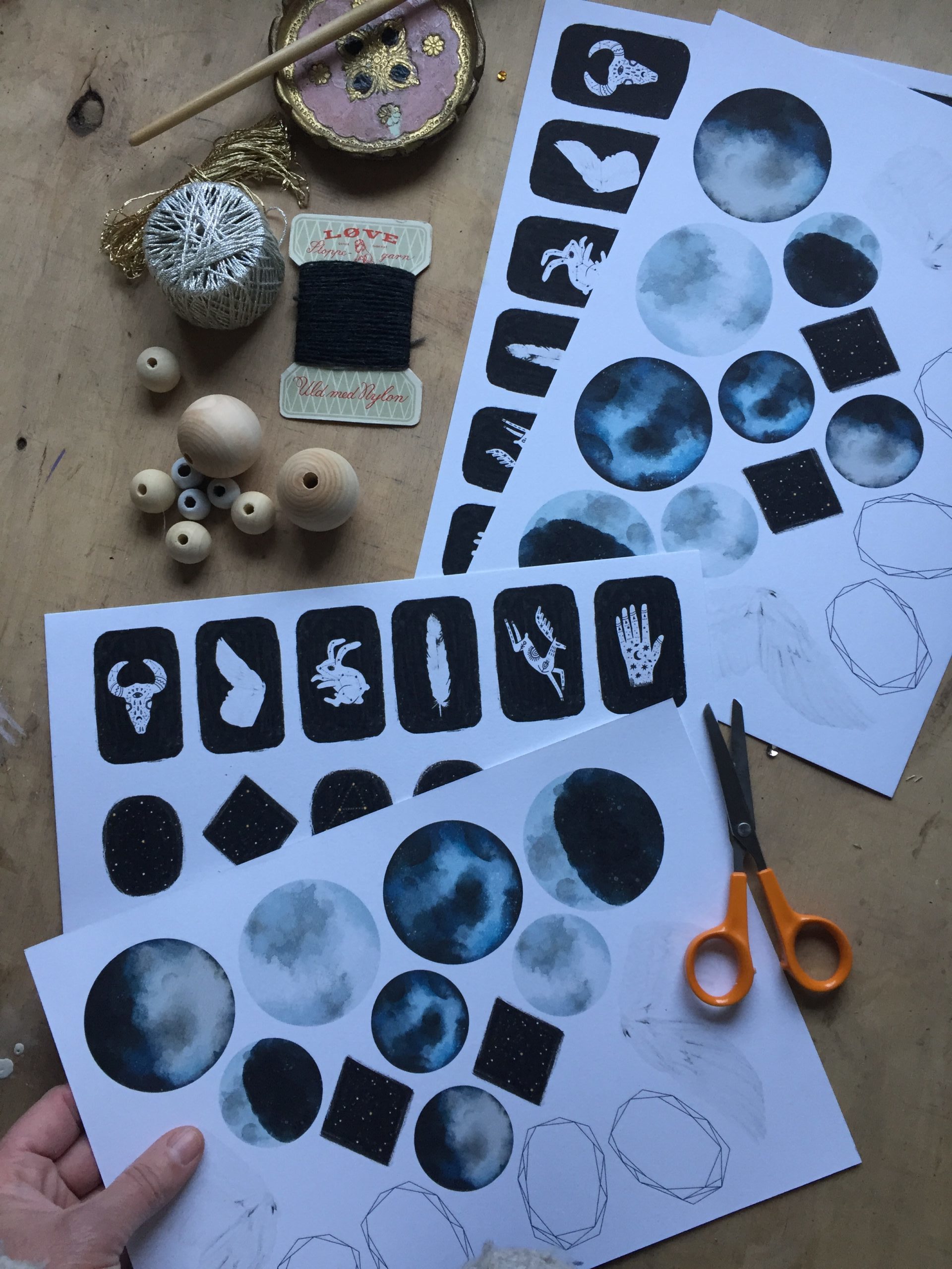 Moon phases mobile – print and make craft